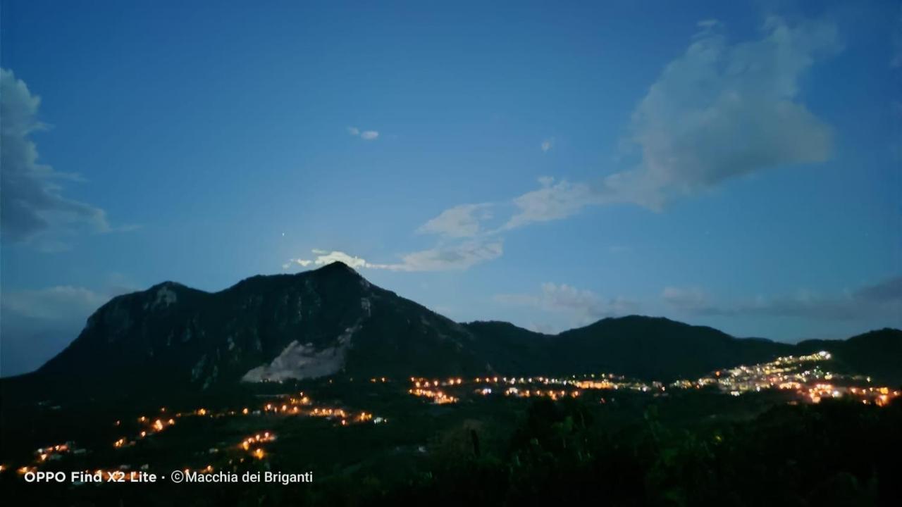 Agriturismo Macchia Dei Briganti - B&B Montefalcione Εξωτερικό φωτογραφία